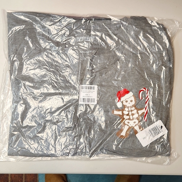 ❤️NWT VINTAGE TORRID TEE - CHRISTMAS SANTA GINGERBREAD MAN SKELETON - PLUS SIZE - Picture 10 of 15